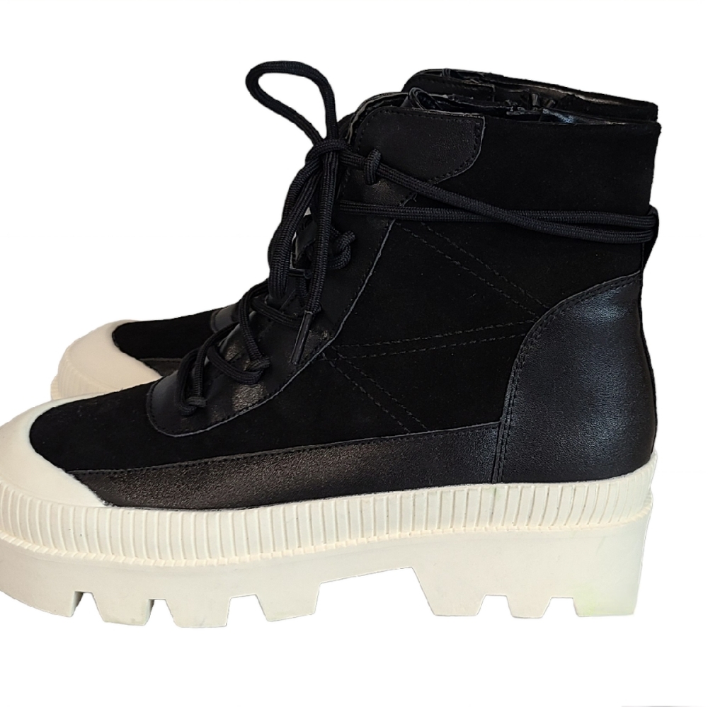 NEW without tags, Gianni Bini Women’s Platform Boots, Black/White, Size 10M